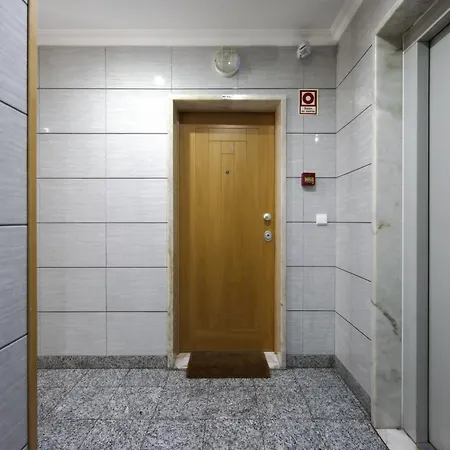 Modern Lisbon By Homing شقة